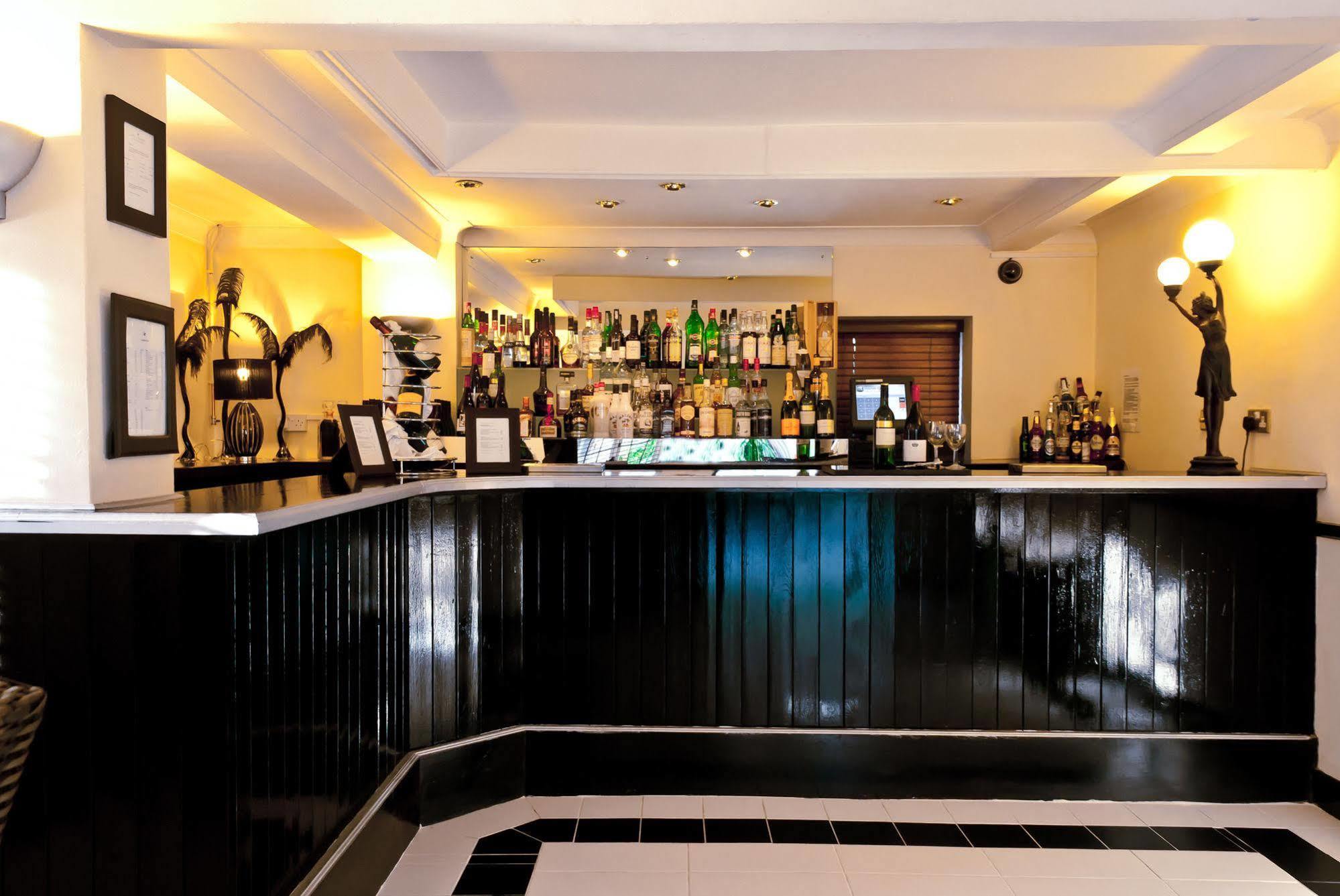 Ghyll Manor Country Hotel Хоршам Экстерьер фото