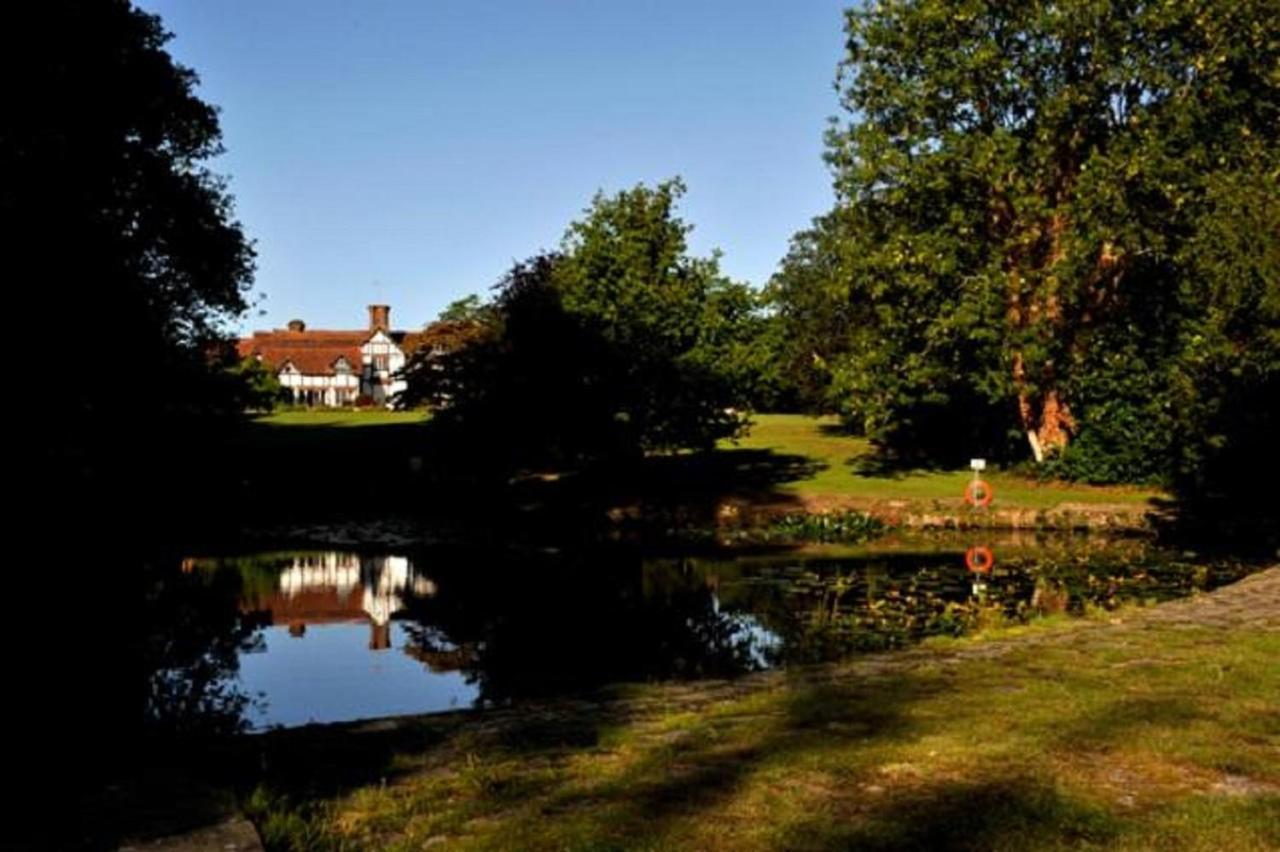 Ghyll Manor Country Hotel Хоршам Экстерьер фото
